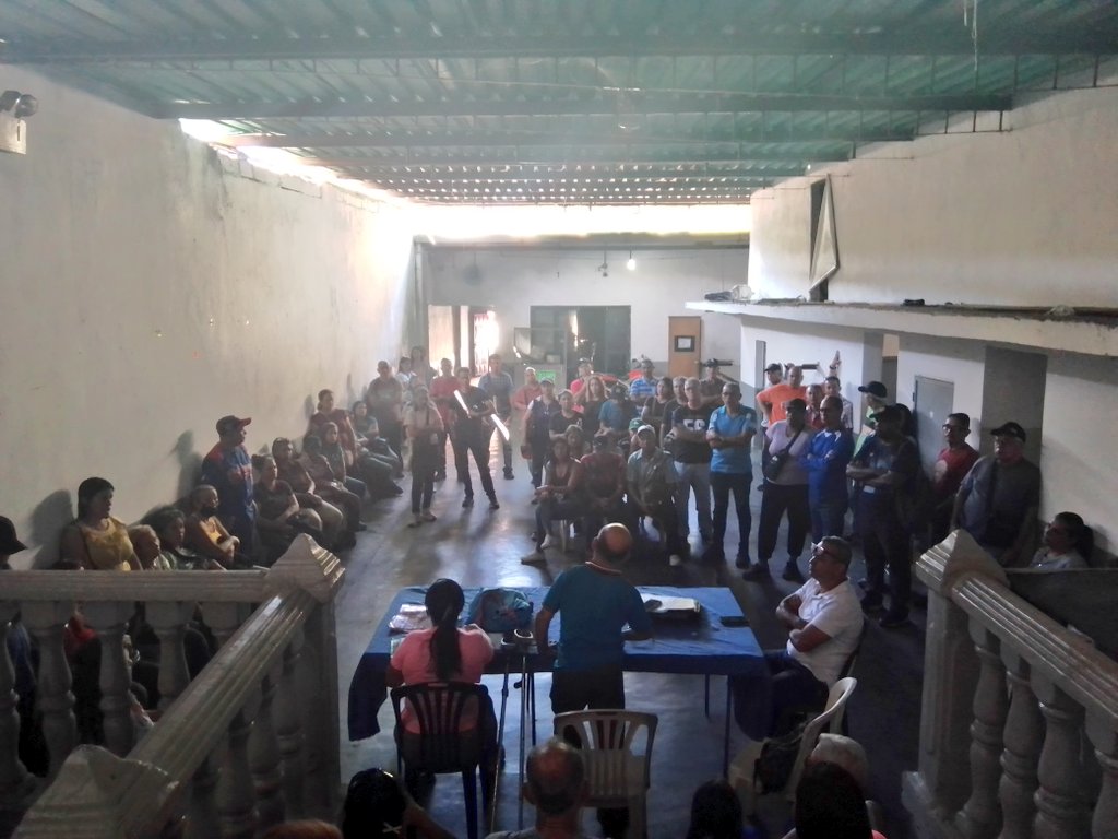 #PuebloEstableDePaz 
<a href="/MinTrabajoVE/">Ministerio del PP para el Proceso Socia de Trabajo</a> <a href="/NicolasMaduro/">Nicolás Maduro</a> <a href="/TarekWiliamSaab/">Tarek William Saab</a> <a href="/OITAmericas/">OIT Américas</a> <a href="/TSJ_Venezuela/">TSJ Venezuela</a>
<a href="/Asamblea_Ven/">Asamblea Nacional 🇻🇪</a>
