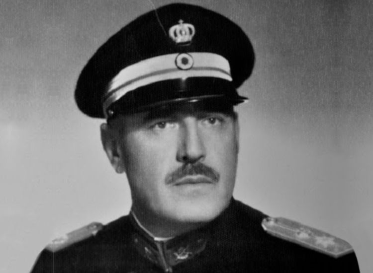 Executioner1967's tweet photo. Εγώ να υποβάλλω χάρη; Καλύτερα να πεθάνω 151 φορές. Εγώ μένω στη φυλακή για μια τιμή. Εγώ τα σέβομαι τα γαλόνια μου!

Νικόλαος Ντερτιλής ΑΘΑΝΑΤΟΣ https://t.co/yJlYDzCUZS