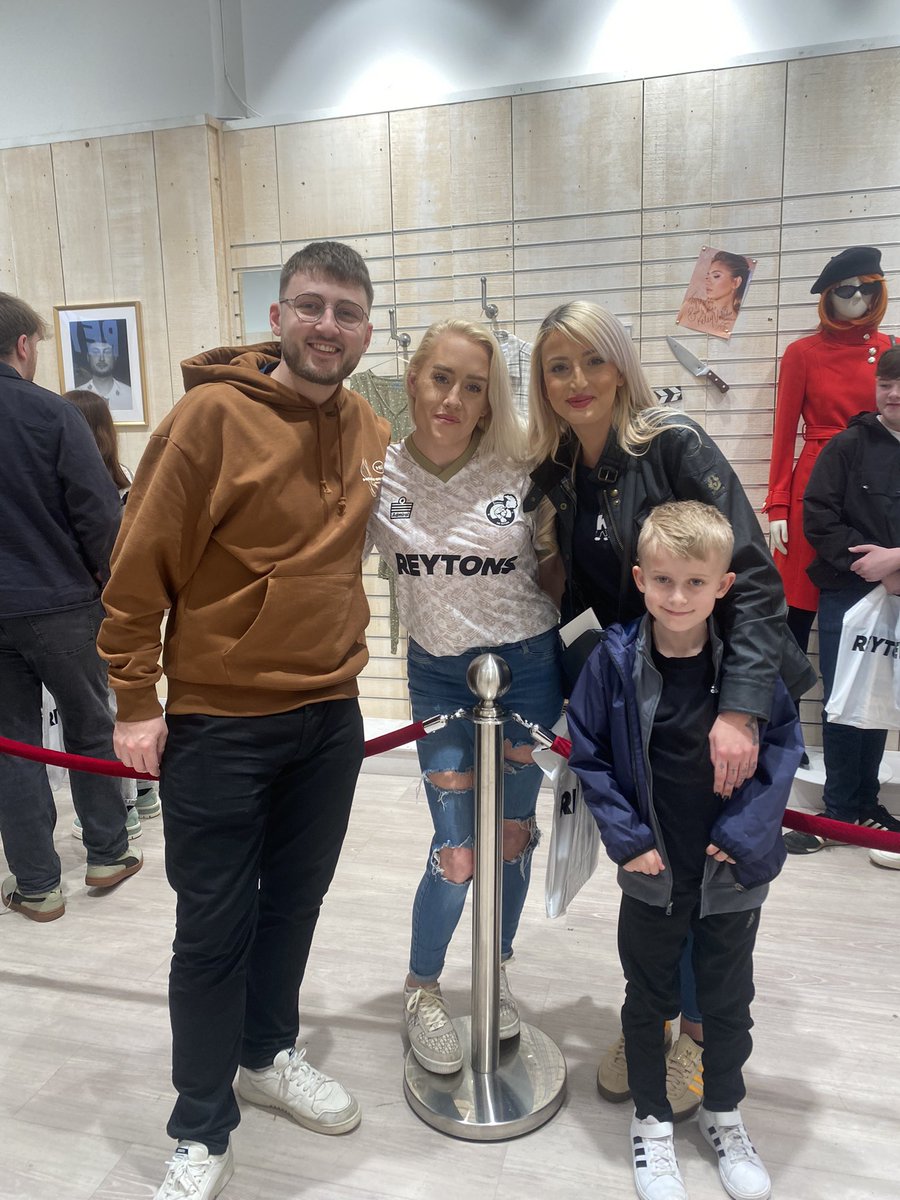 What a pinch me moment today has been! We met <a href="/TheReytons/">THE REYTONS</a> 😍🙌🏼🤯 what an amazing group of lads, shame I couldn’t string a sentence together 😂
