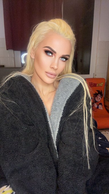 Come and chat with me tonight https://t.co/MrlSr9hLLv 😇😇😇 https://t.co/m78cLz1kdd