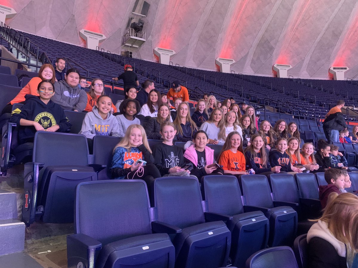 MFHSGBALL's tweet photo. Supporting the U of I Womens b-ball vs Minnesota with the hs, ms and our 5th grade players! https://t.co/EnpVuFaZVj