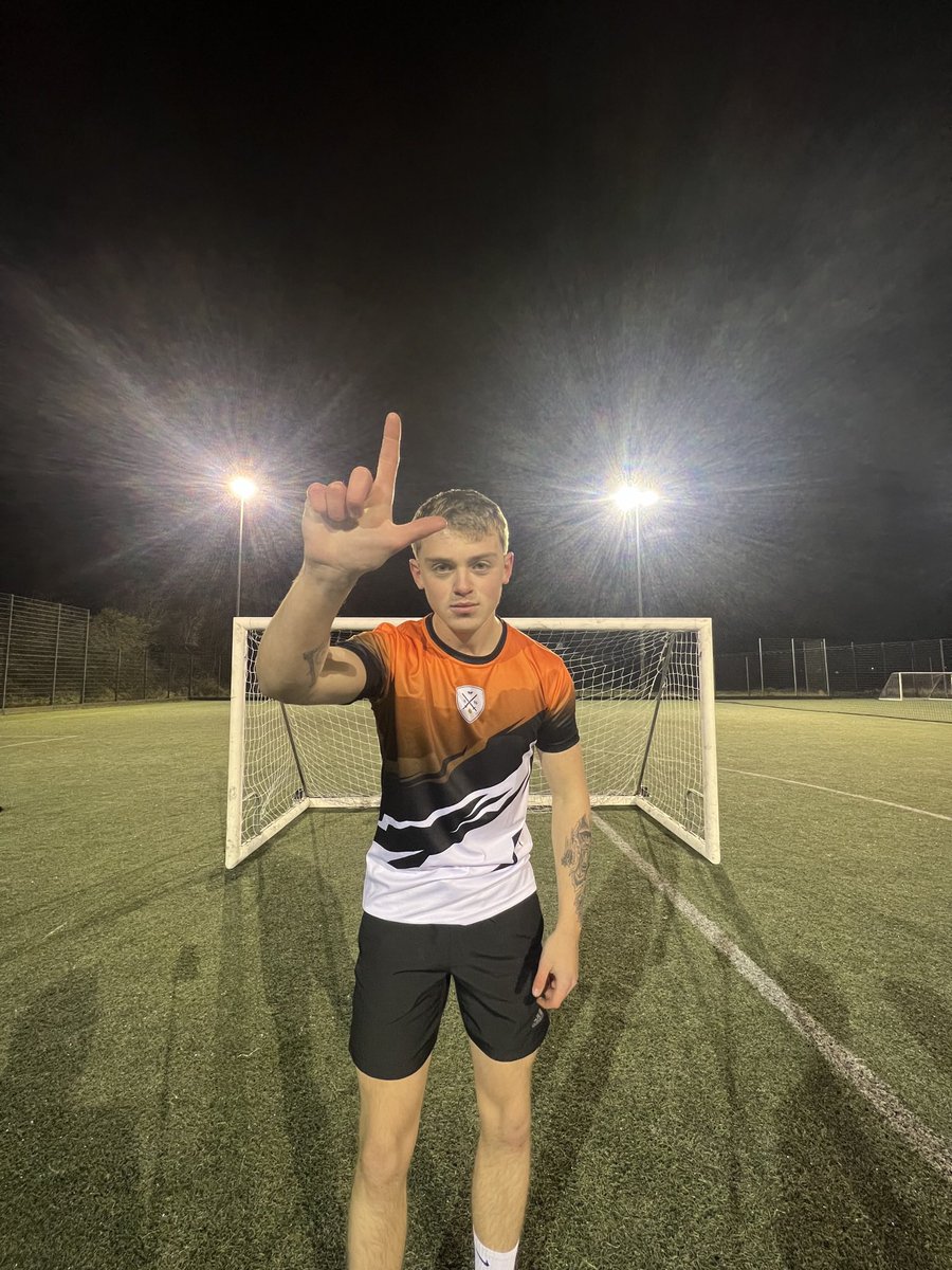 JayzinihosXI tweet media