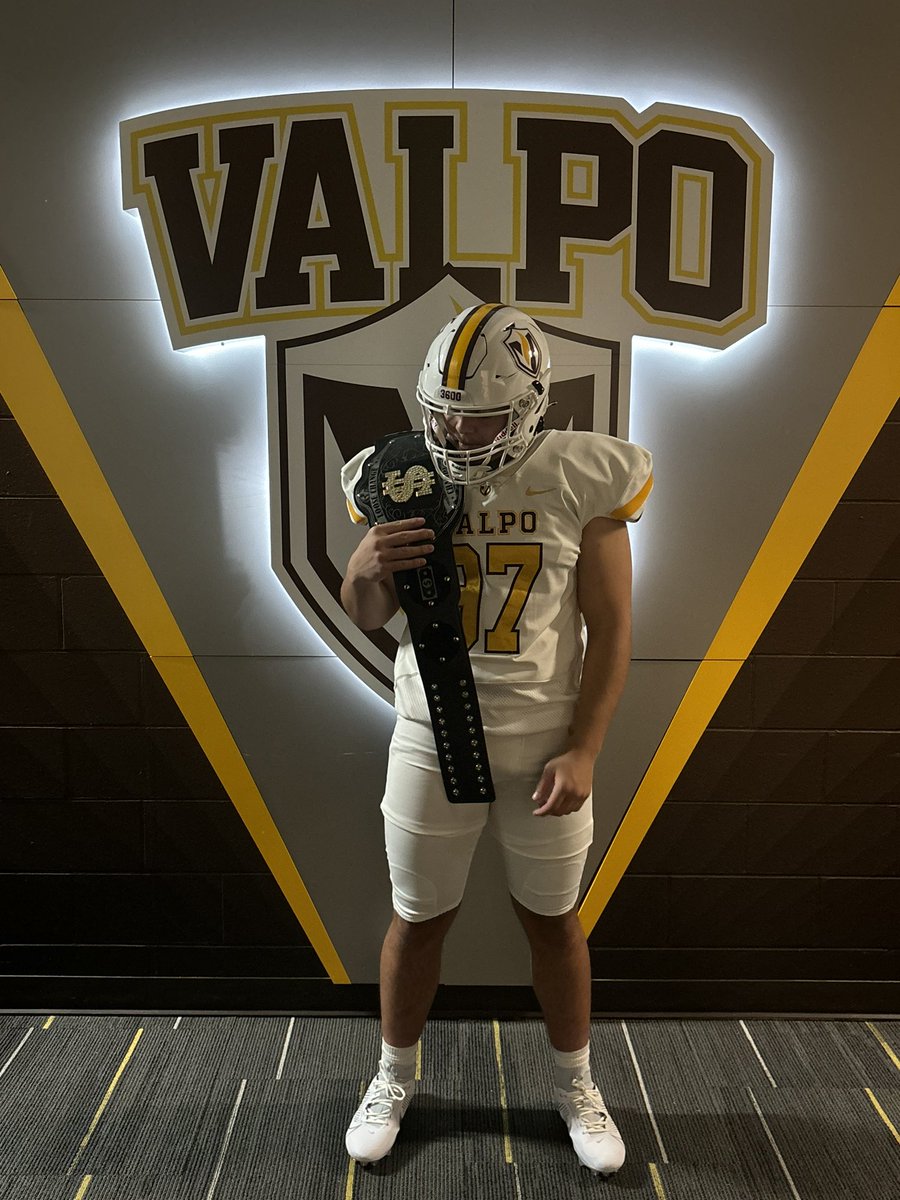 I am thankful for the offer <a href="/valpoufootball/">Valpo Football</a> <a href="/Coach_RJG/">RJ Ghilarducci</a> <a href="/CoachLFox/">Landon Fox</a>