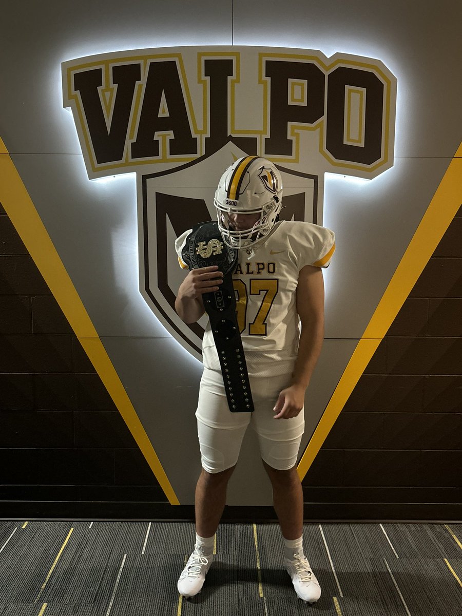 I am thankful for the offer @valpoufootball @Coach_RJG @CoachLFox