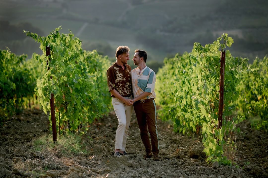 evollgbt's tweet photo. There is only one happiness in this life, to love and be loved ❤️

Photographer: @funkybird_photography 📸 
Wedding Planning: @trouwenintoscane

#gaycouples #gayswiss #gay #dreamcouple #realationshipgoals #men #style #menstyle https://t.co/gXdH70Uv87