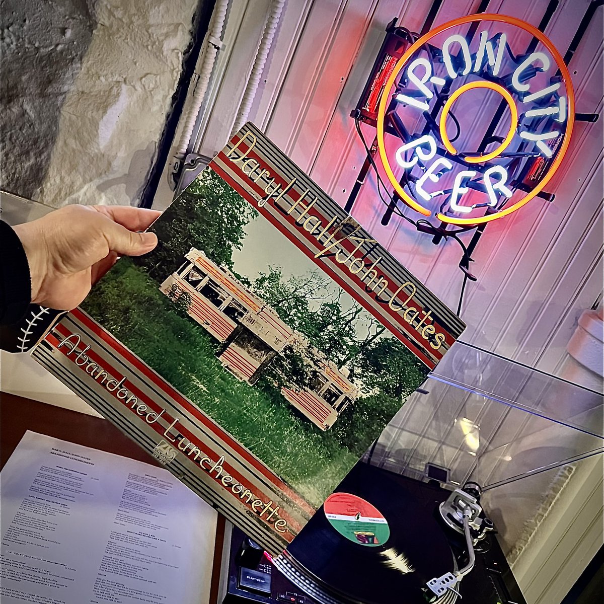 It’s been on my want list for awhile… and it’s a bit crusty… but for $7 - I figured why not?

#HallAndOates
#AbandonedLuncheonette

And it’s what’s spinning in Pittsburgh… (without a restraining order) 🤣