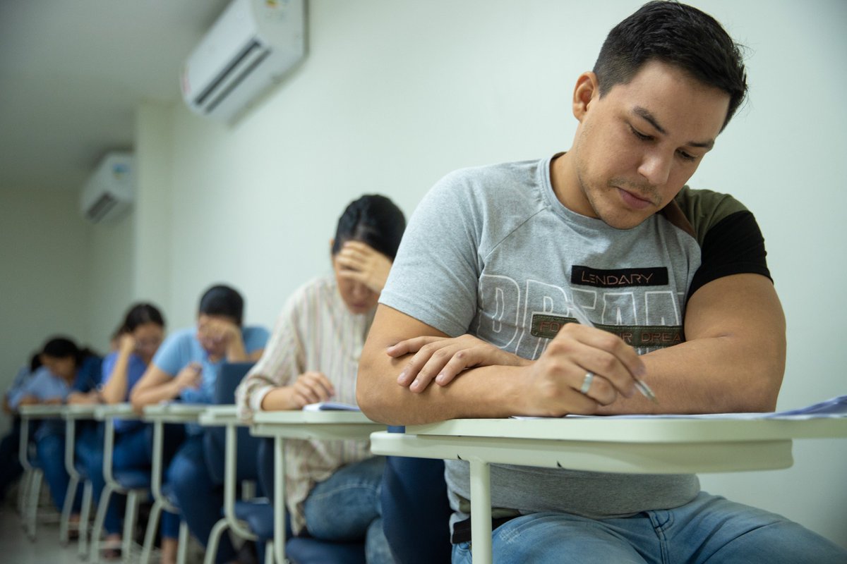 Onjornal1's tweet image. ONJORNAL | Justiça

#Aplicada neste #domingo (28) pela #Esmam, prova seletiva para &quot;#CursoPreparatório à #Carreira da #Magistratura&quot; registra 89% de presença de #inscritos.

Confira:
tinyurl.com/59y7ba36