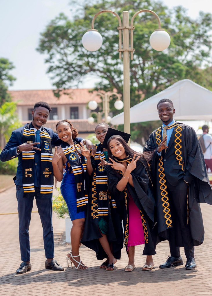 Chemsa_UG's tweet photo. Chemistry Class of 2023🎉❤️congratulations to our very own🎉🥳. We’re proud of you❤️🎉🥳👩🏽🎓👨🏽🎓Keep soaring higher.
#chemsa #UGCongregation #classof2023 #recreatingtheworld https://t.co/isqmfglfcb