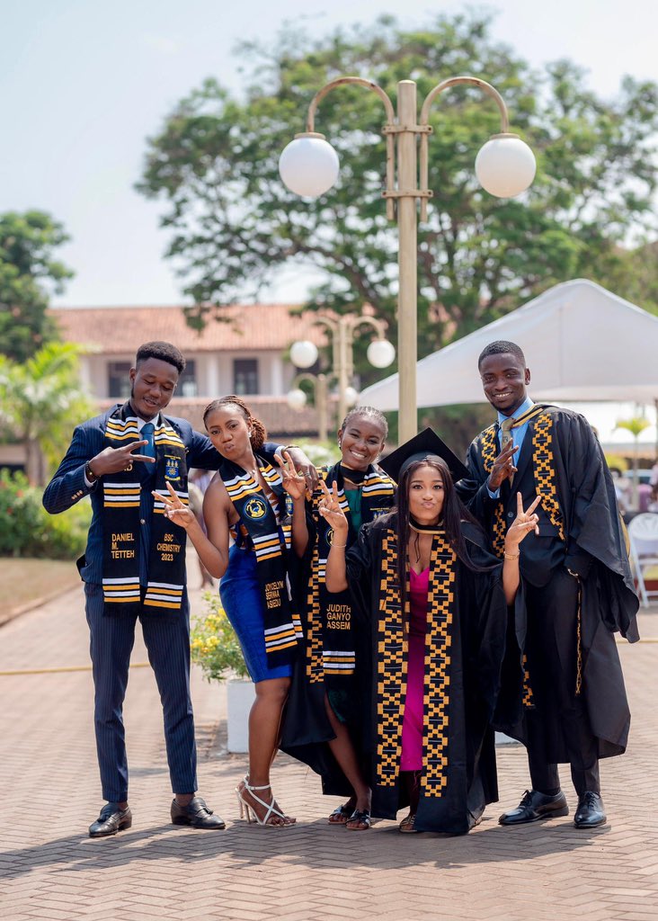 Chemistry Class of 2023🎉❤️congratulations to our very own🎉🥳. We’re proud of you❤️🎉🥳👩🏽‍🎓👨🏽‍🎓Keep soaring higher.
#chemsa #UGCongregation #classof2023 #recreatingtheworld