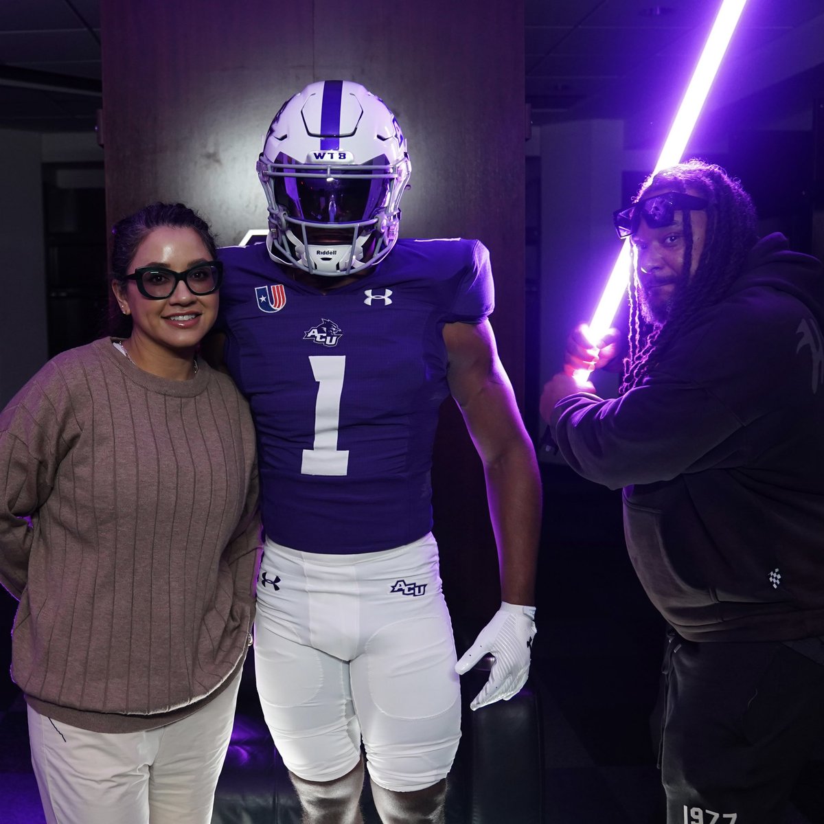 Had a great visit at ACU this past weekend. Met a lot of amazing coaches and staff. Big Thank you to @Coach_Badon 

<a href="/CoachHankCarter/">Hank Carter</a> <a href="/TommyMangino/">Tommy Mangino</a> <a href="/TFlanders405/">Timothy Flanders</a> <a href="/LT_FBRecruiting/">Lake Travis FB Recruiting</a>