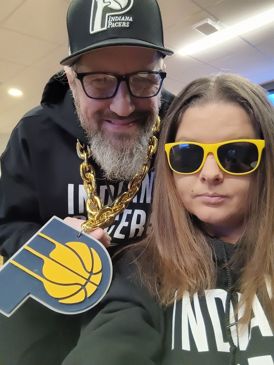 Camckenzie18's tweet photo. #PacerGameNight https://t.co/CAO6ws6LoL
