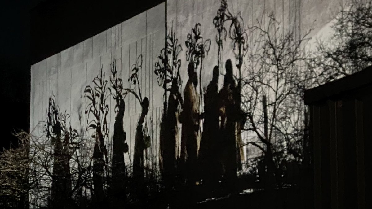 funnyson30's tweet photo. Impressionen von den EVI Lichtungen 2024 in Hildesheim #EVILichtungen #Hildesheim #WilliamKentridge #Videoinstallation https://t.co/TcYMXqT991