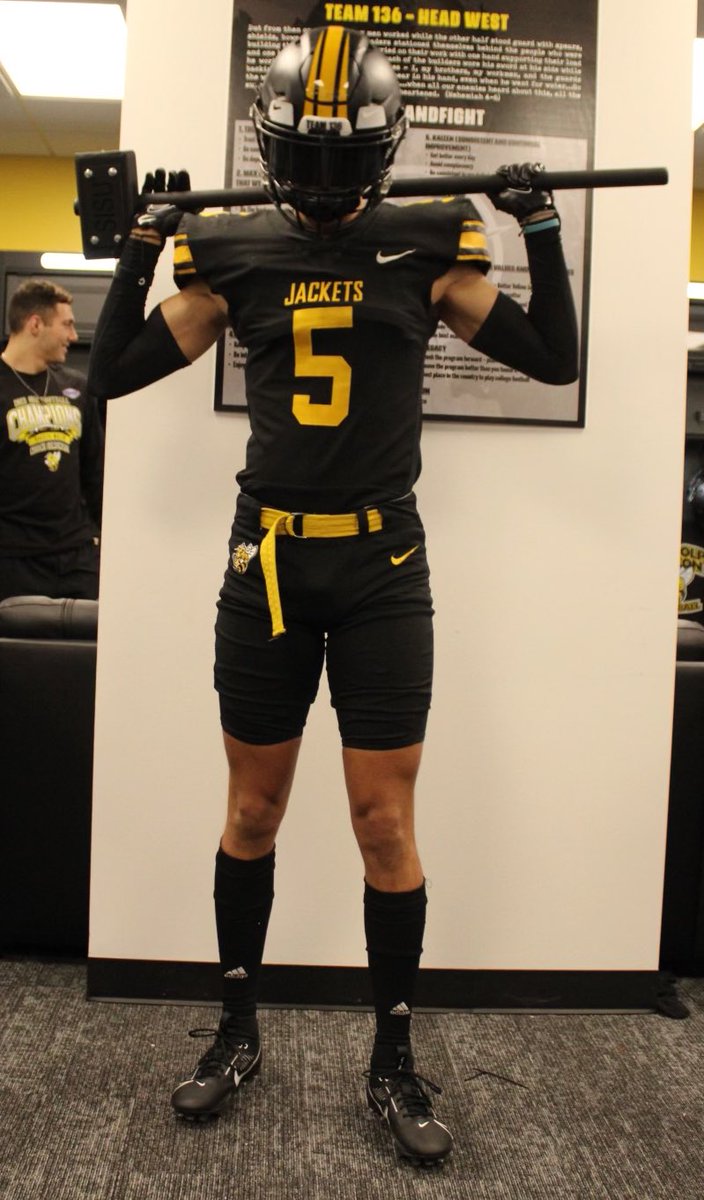 Ron Foskett Jr (@ron_foskett5) on Twitter photo Thank you <a href="/RMCfootball/">๐ฅ๐๐ก๐๐ข๐๐ฃ๐-๐ ๐๐๐ข๐ก ๐๐ข๐ข๐ง๐๐๐๐</a> great experience on campus ๐โซ๏ธ๐ก
I had an amazing time talking to all the players and seeing college life as a student athlete ๐๐
Thank you <a href="/TheProcess_MK/">Coach Kornegay</a> for another Official invite๐ฏ
<a href="/waltelmo80/">Walt Elmore</a> <a href="/JoeGlassRMC/">Joe Glass</a> <a href="/coachj_rhodes/">Coach J. Rhodes</a> <a href="/LionscoachPrice/">Todd Price</a> Thank you <a href="/RMCfootball/">๐ฅ๐๐ก๐๐ข๐๐ฃ๐-๐ ๐๐๐ข๐ก ๐๐ข๐ข๐ง๐๐๐๐</a> great experience on campus ๐โซ๏ธ๐ก
I had an amazing time talking to all the players and seeing college life as a student athlete ๐๐
Thank you <a href="/TheProcess_MK/">Coach Kornegay</a> for another Official invite๐ฏ
<a href="/waltelmo80/">Walt Elmore</a> <a href="/JoeGlassRMC/">Joe Glass</a> <a href="/coachj_rhodes/">Coach J. Rhodes</a> <a href="/LionscoachPrice/">Todd Price</a>