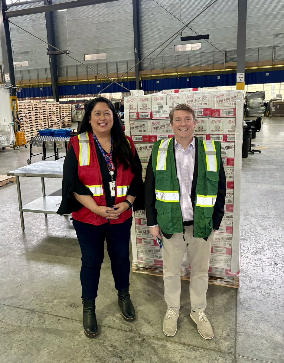 DocJCLuebke's tweet image. Relay Resources welcomed Trey Winthrop, CEO of Bob&apos;s Red Mill, to our campus for a tour and visit last week! #PDXBrands #RELAY #BobsRedMill