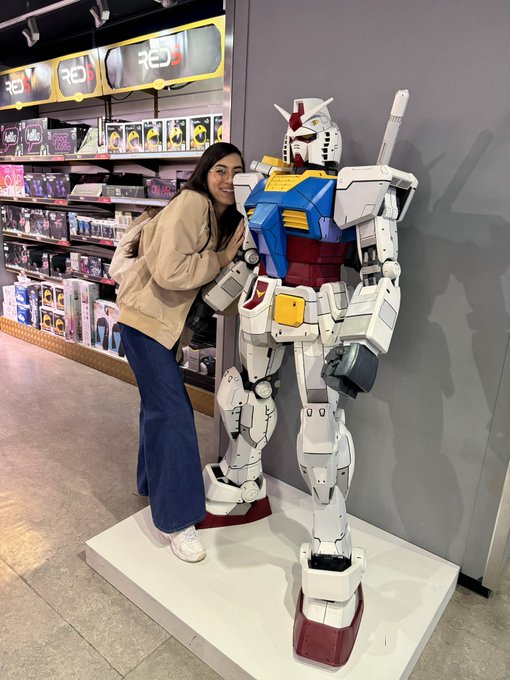 Watch Victoria Salvatore's leaked NSFW photo on TwXstars