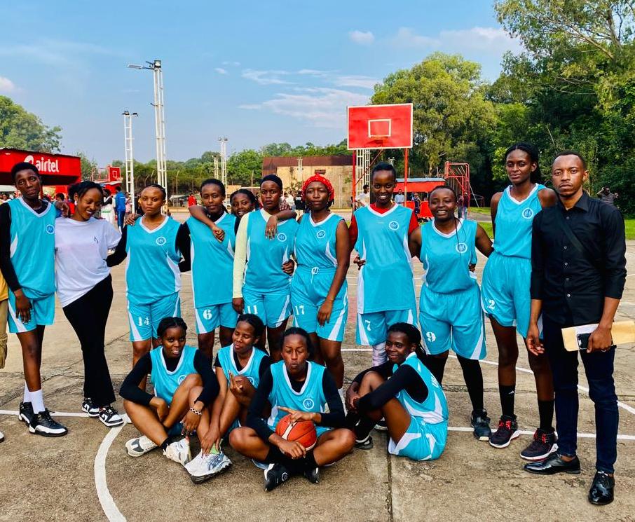 The Weekend news featured the Inter-Campus #Basketball competition held in Huye Campus. 👑 for the competition in women's category went to @UR_Huye followed by @urcst In the men's category, @UR_Huye clinched the victory defeating Gikondo Campus 🥂 to the winners & participants
