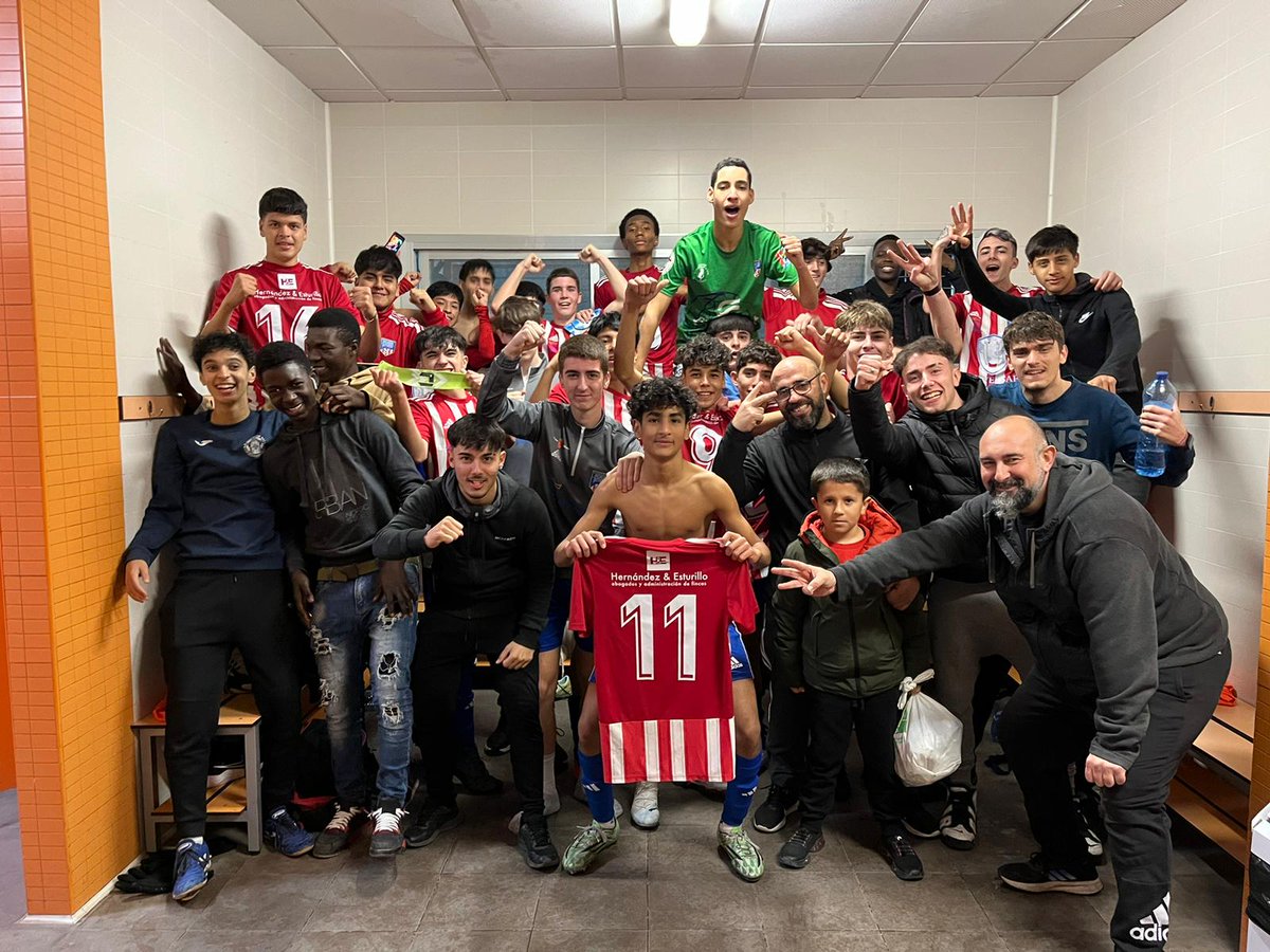 𝗝𝗨𝗩𝗘𝗡𝗜𝗟 𝗔

Jornada 12 | Alcantarilla FC UNIVERSAE 2-1 CF Vistabella Alcantarilla

📝✅El primer equipo juvenil gana el derbi de Alcantarilla en un duelo de poder a poder.

⚽️Antonio Carrillo y Pedro Morales

⭐️ <a href="/_Universae/">UNIVERSAE</a>

#SoñamosJuntos ❤️🤍