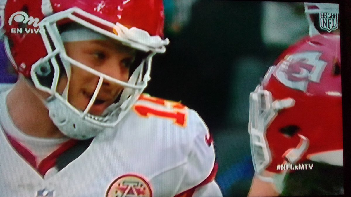 LeonesVen's tweet photo. Increíble que meridiano televisión este transmitiendo la #NFL, y no porque no haya mercado para la NFL sino por lo que deben de costar los derechos. Y están pasando los playoffs no cualquier juego de temporada regular. Ojalá ya transmitan Grandes Ligas este año también!🤞#NFLxMTV https://t.co/BJE1ELoNB9