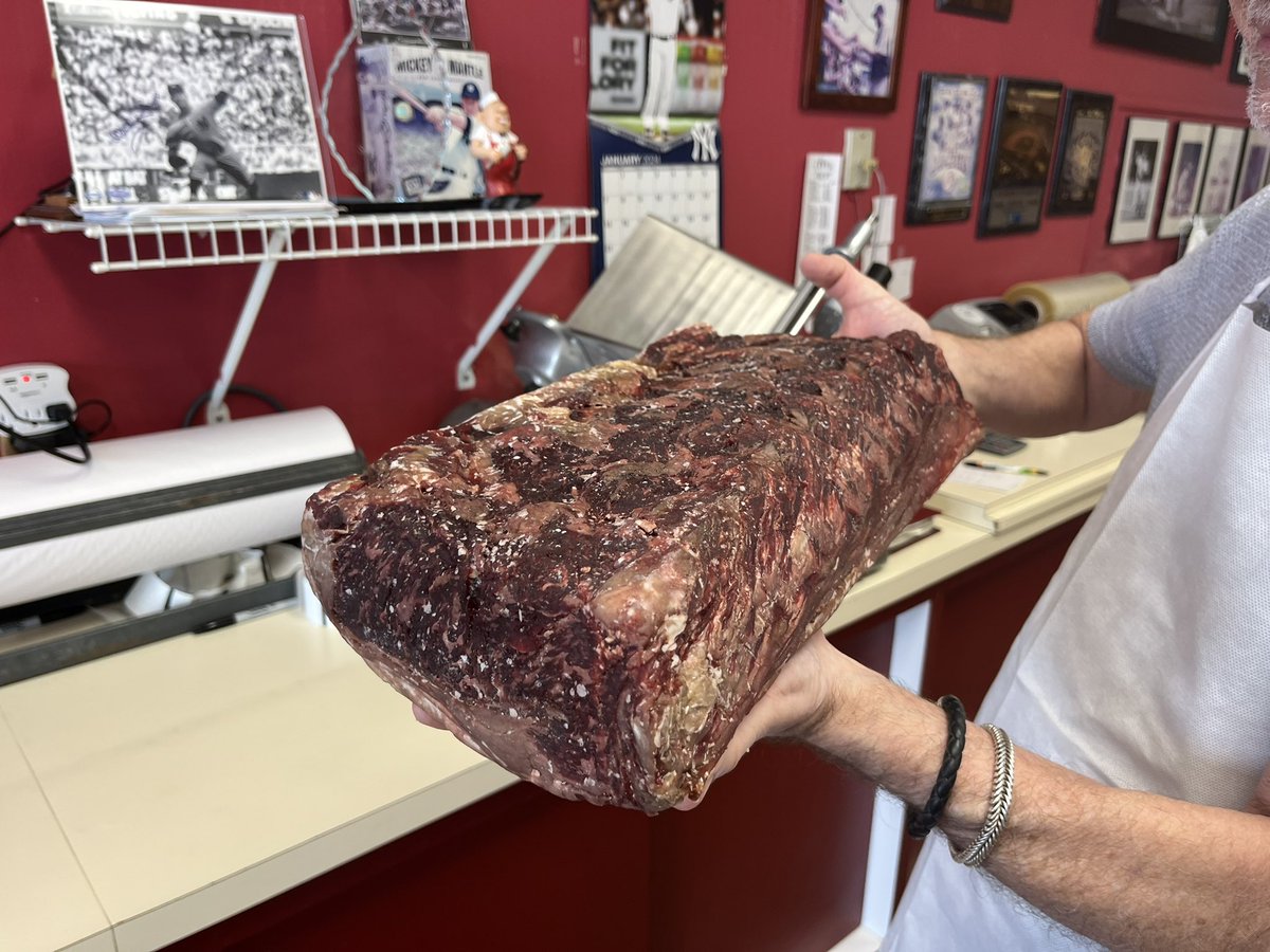 SBuscema45's tweet photo. Monday menu ideas - Aged Steaks, Sausage, Pork Chops or Filet Mignon.  All day long you cannot go wrong with 🥩! Who snuck in Main Lobster Tails 😜@TheButcherShoppeEtc we provide you with best quality #premium meats and soooo much more!!!! https://t.co/TUXkrahhKH