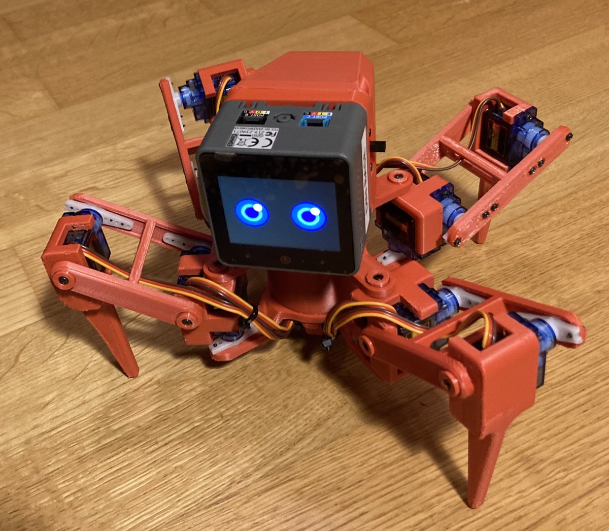 robotakao's tweet image. 仮の目を入れた
M5Cores3でSpriteの使い方がわからん
#M5CoreS3 #M5Stack #Quadrupedrobot