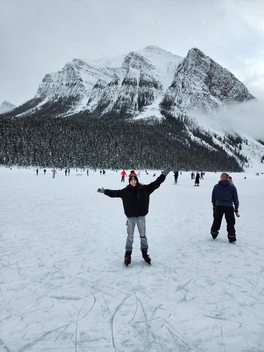 Lets add this one to the memories ⛰️❤️ #banff #lakelouise
