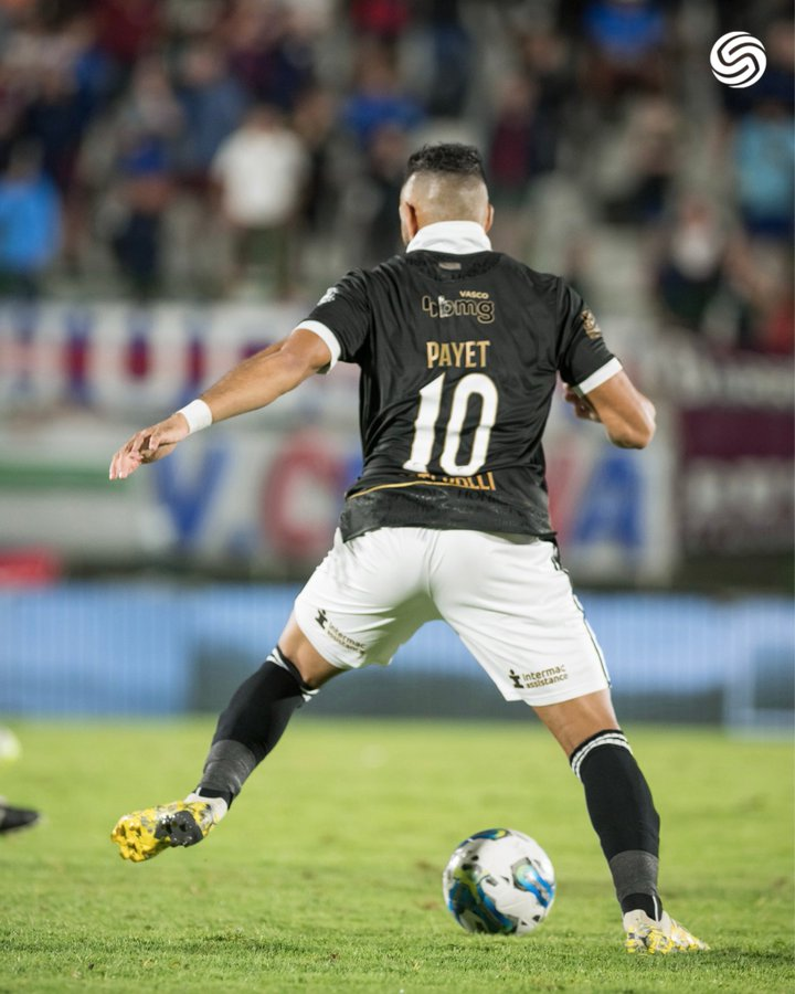 oalmirante_'s tweet photo. EU TE AMO, DIMITRI PAYET! 

GÊNIO, CRAQUE, FODASTICO!!!

O CAMISA 10 DO CLUB DE REGATAS VASCO DA GAMA! https://t.co/u8bDQ6fer0