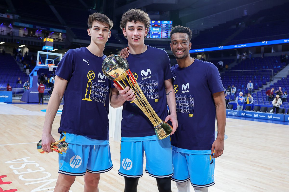 _RocioBenitez's tweet photo. La chavalería de @MovistarEstu 🏆 #CopaPrincesaLEB 
@lucasgiova_, @HugoLpz08 y @adamsola00 💙 https://t.co/Icr2CuYROr