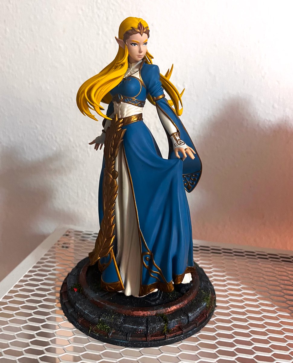 kansaita_'s tweet photo. me regalaron una impresora 3D por reyes y he hecho una figura de Zelda

está pintada completamente a mano ✨ https://t.co/f5xv9oE1hJ