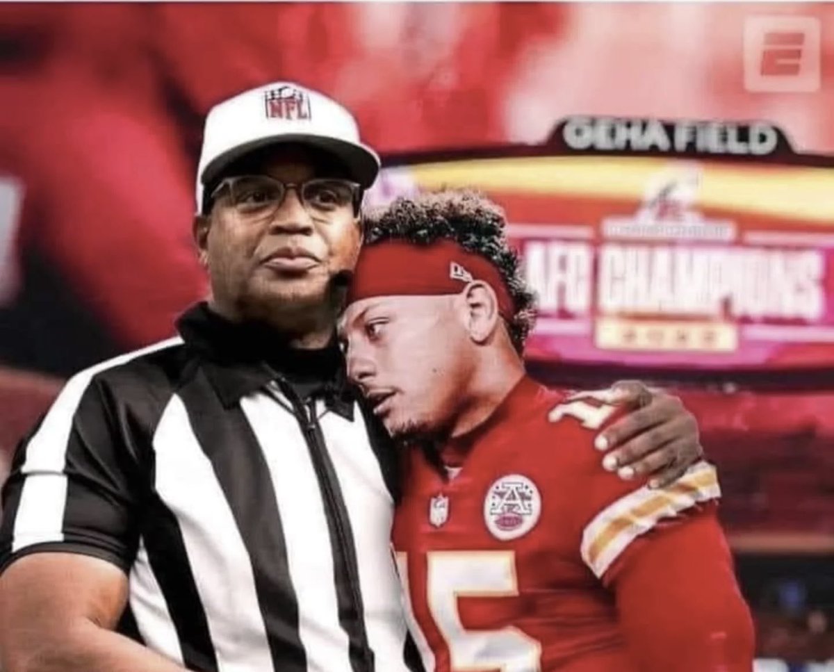 NateWiley14's tweet photo. Any time Mahomes gets touched https://t.co/ghiXF3G5ZM