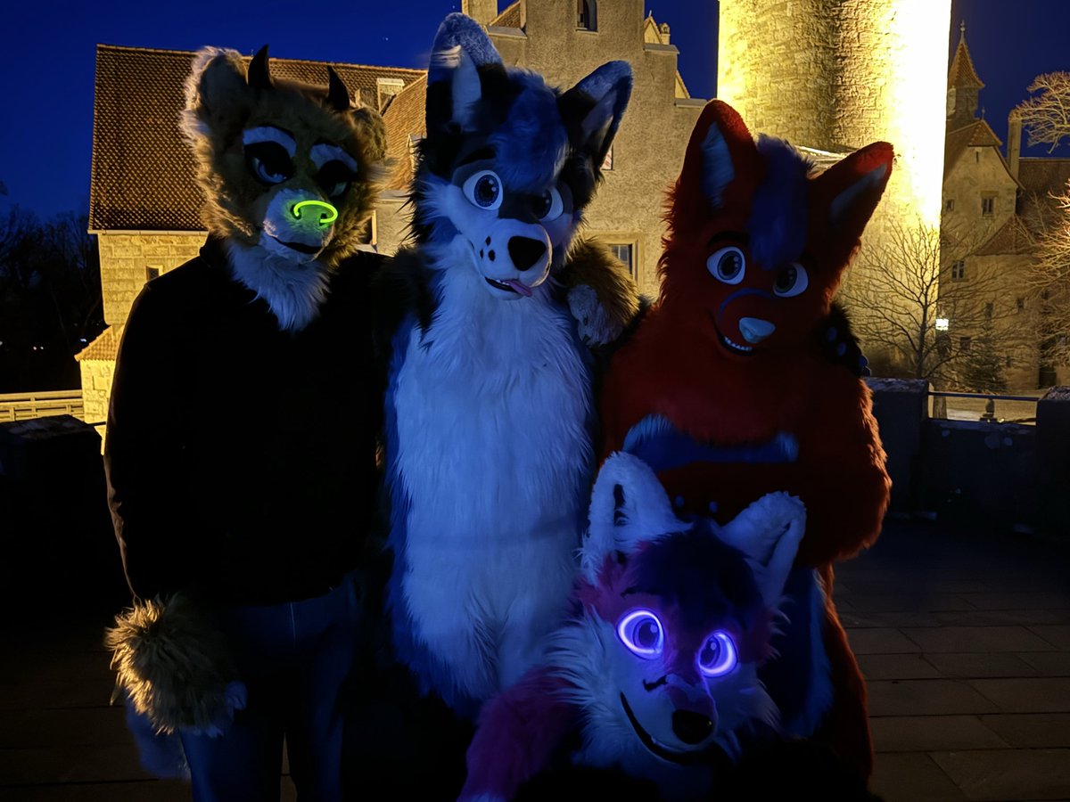 Amex_Husky's tweet photo. Little Night Suitwalk at @Kyraanim  Birthday through the Altenburg with @dergfrnd67 , @ProeliumTheFox 
🪡@whitewingsuits https://t.co/tgKCX36OTD