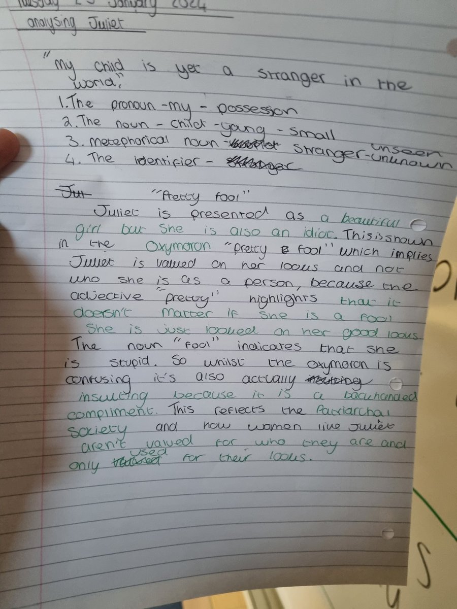 SecondaryEng's tweet photo. I'm trying a new model/scaffolding idea where I write the framework (thinking out loud) and students fill in the gaps (in green) at the same time - when prompted- in silence. I'll embed as routine and get some feedback, monitor formative progress and share but it's going well. https://t.co/TLMEz6rVen