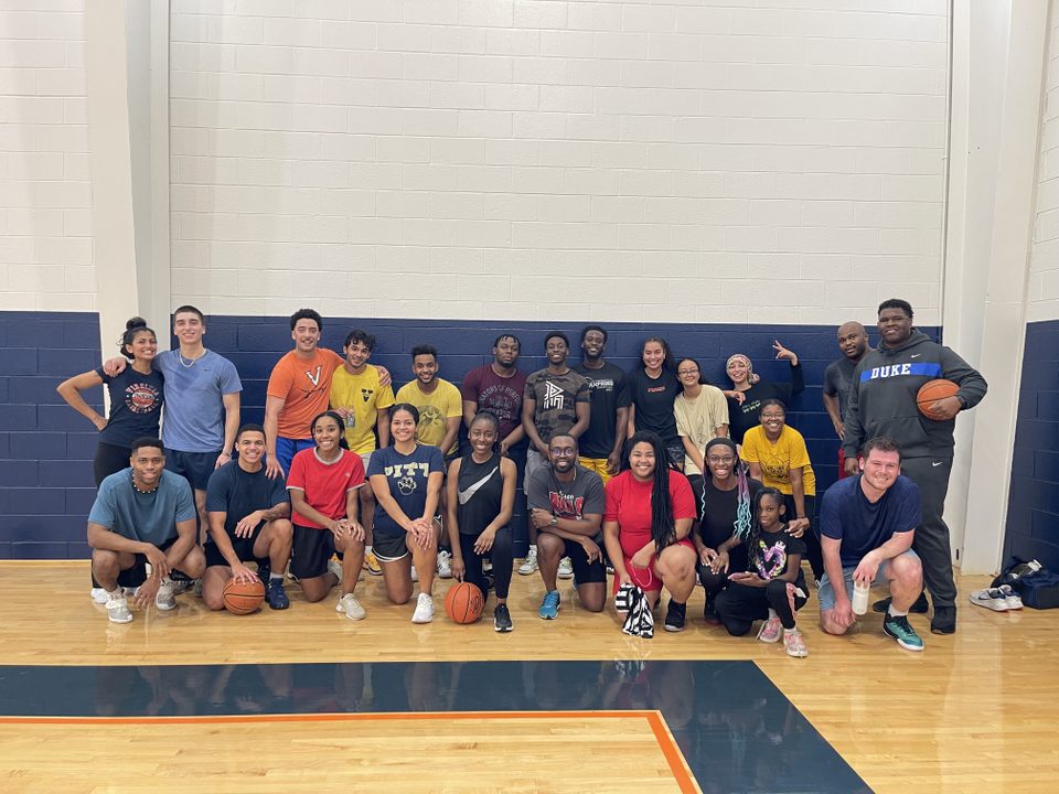 If you saw me miss a layup, no you didn't!! First SNMA Basketball tournament was a ~success~ thanks to James, Elia, and Vic!!! Shoutout to everyone who came out, and Destiny for the gatorade ☺️☺️