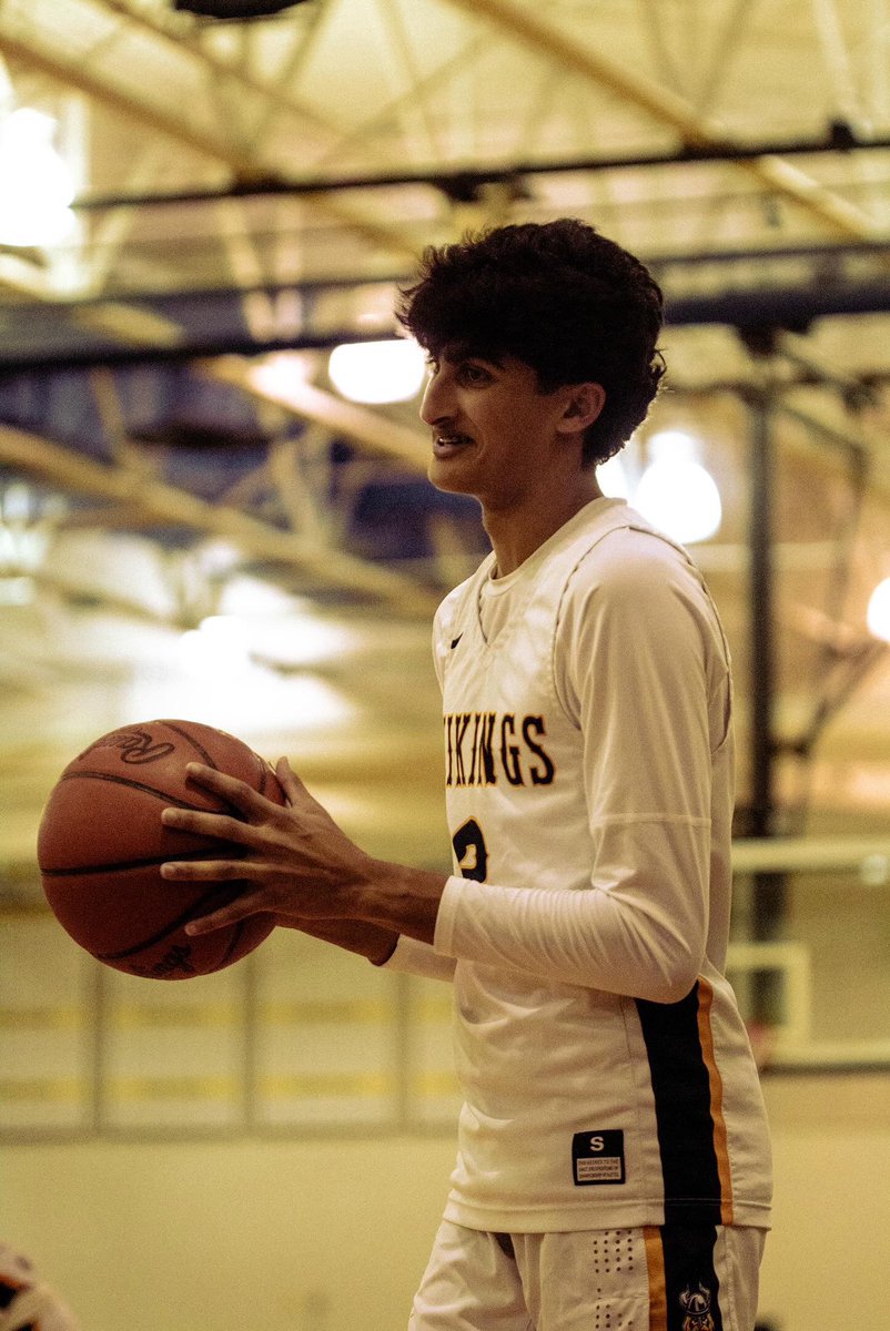 Walled Lake Central Boys Basketball (@basketballwlc) on Twitter photo Congrats to our senior guard <a href="/_vishdas/">Vish Das</a> on his acceptance to the University of Michigan! 
The energy and effort that you pour into everything is what is making this dream a reality! 
Go Vikings! Go Blue! Congrats to our senior guard <a href="/_vishdas/">Vish Das</a> on his acceptance to the University of Michigan! 
The energy and effort that you pour into everything is what is making this dream a reality! 
Go Vikings! Go Blue!