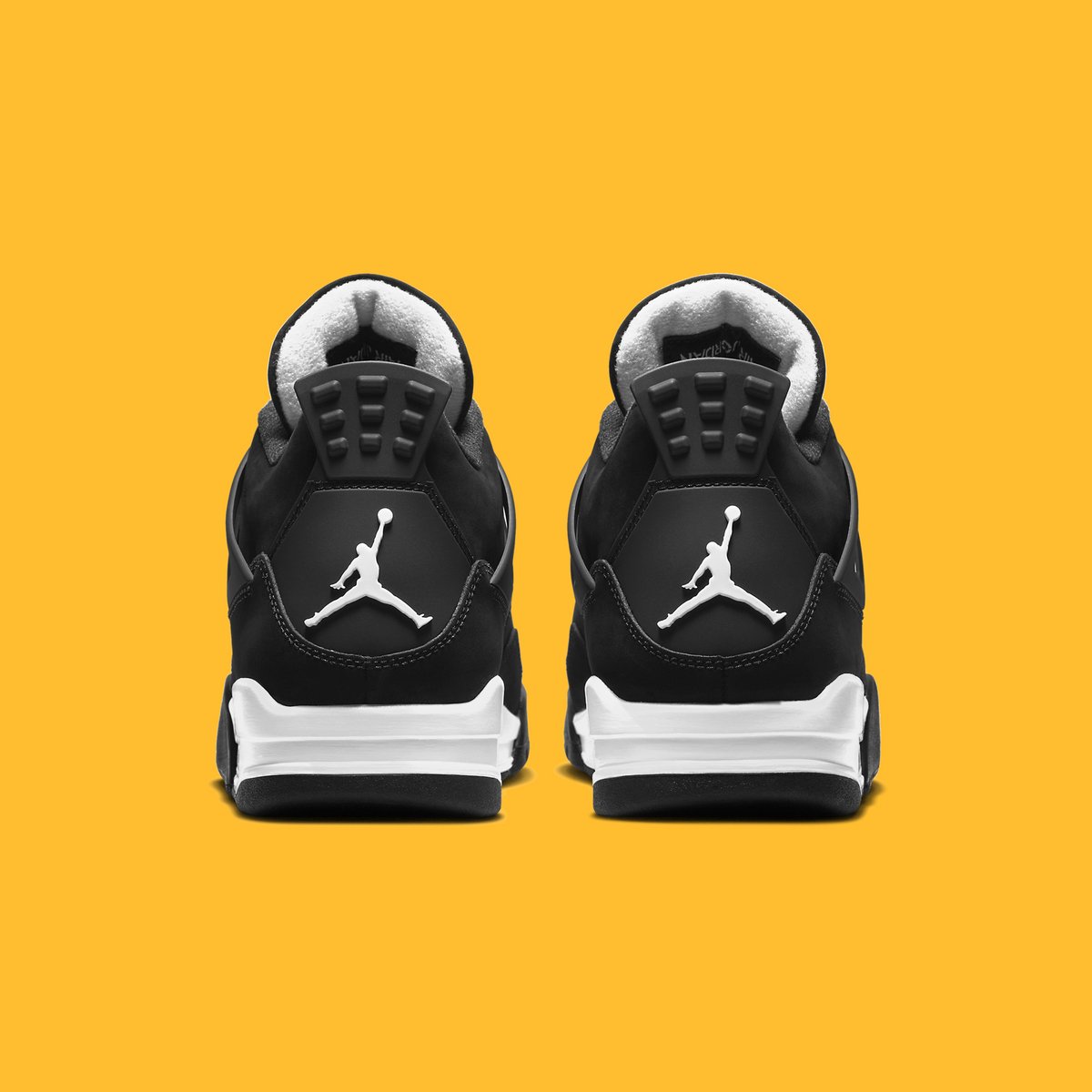houseofheat's tweet photo. Air Jordan 4 “White Thunder" Coming 2024 🐼

DETAILS: https://t.co/T8yPyyb18j https://t.co/bvsfRRq6yR