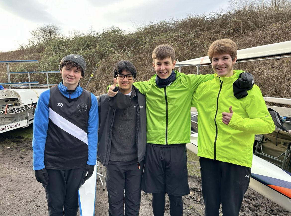 Great day at Junior Head of the North at Runcorn today.  Our crews had never raced a head before and did great.  Well done all 👏