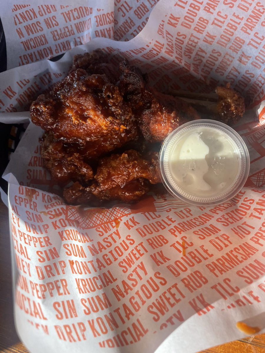 TYLEN SINGLETON tweet media