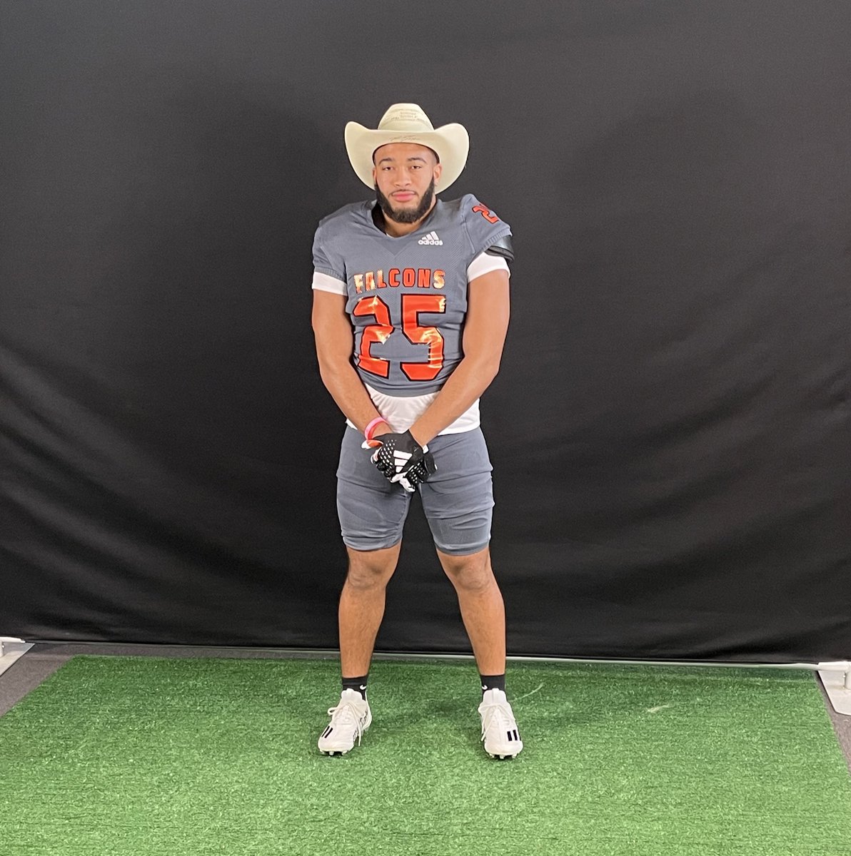 Timothy Saunders Jr. βπ½ (@timbo25saunders) on Twitter photo #AGTG After a great visit I am blessed to receive an offer from <a href="/UTPBFootball/">UTPB Football</a>
<a href="/CoachOFagan/">Oji Fagan</a> <a href="/CoachWilson26/">Humbled</a> <a href="/coachcarter1911/">CoachCarter7</a> <a href="/CSHSPanthersFB/">Cypress Springs Football</a> <a href="/RecruitingCSHS/">Recruiting Cy Springs Football</a> #AGTG After a great visit I am blessed to receive an offer from <a href="/UTPBFootball/">UTPB Football</a>
<a href="/CoachOFagan/">Oji Fagan</a> <a href="/CoachWilson26/">Humbled</a> <a href="/coachcarter1911/">CoachCarter7</a> <a href="/CSHSPanthersFB/">Cypress Springs Football</a> <a href="/RecruitingCSHS/">Recruiting Cy Springs Football</a>