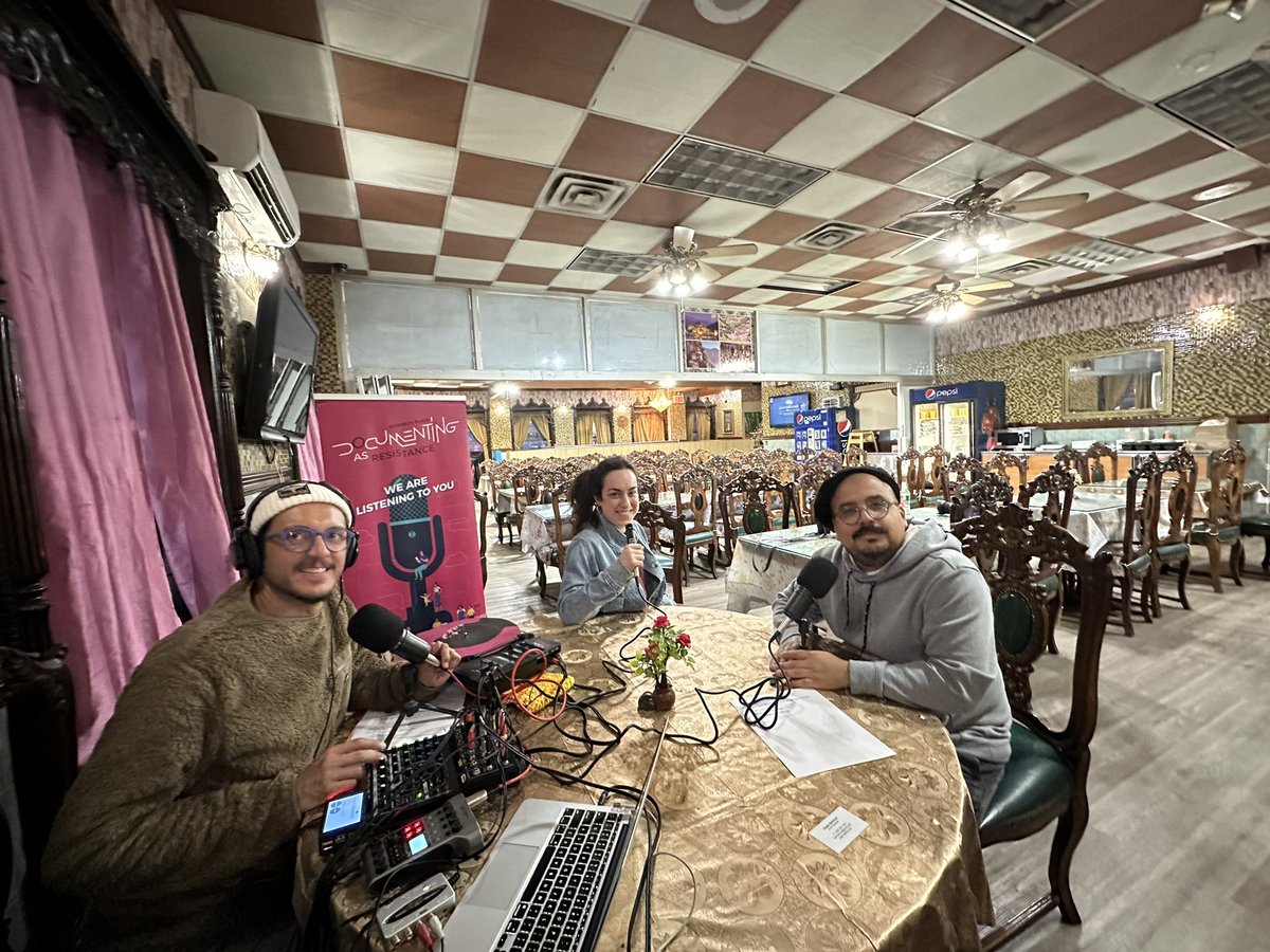 That’s a wrap on ‘Diversity Plaza on Air!’ 

Our first official ‘mesa de radio’ as part of Diversity Plaza: Documenting as Resistance was a success thanks to our creative team and community members like YOU!

Stay tuned for more from LH Radio and Diversity Plaza real soon 📻🎵⚡️