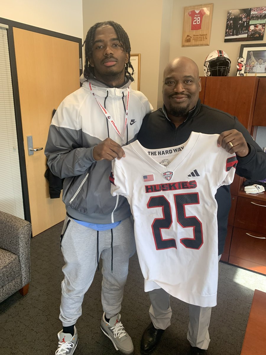 Larry Robinson III tweet media