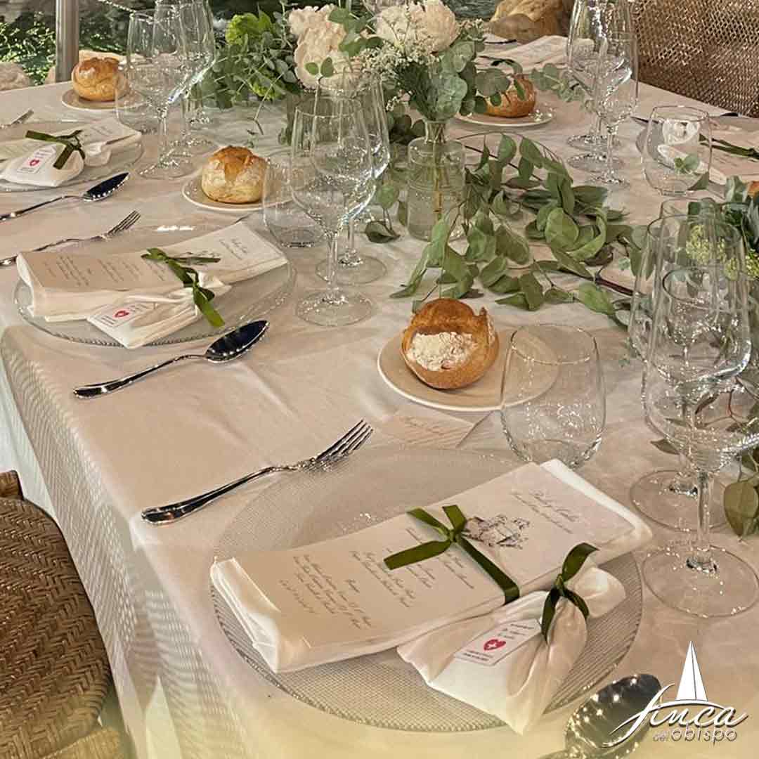 Con meticulosa dedicación, preparamos las mesas para la boda en la #fincadelobispo, donde cada detalle cuenta. 
@eldoncel_
#celebracioneespeciales #fincaparaeventos#banquetesyeventos #eventos #bodas#weddingplanning #bodasconencanto #cateringevent