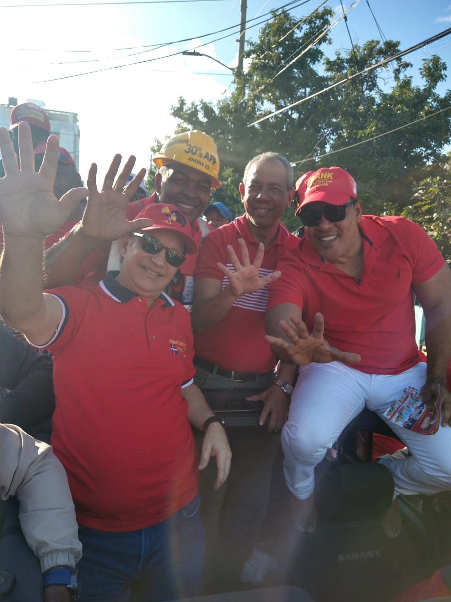 Actividad multitudinaria en el municipio de La Romana, encabezada por nuestro Presidente <a href="/QuiqueAntun/">Quique Antún</a>
y los candidatos a Senador <a href="/FrankMSenador/">FrankMartínezSenador</a> a Diputado <a href="/PedroBotelloRD/">Dr. Pedro Botello</a> y para Alcalde <a href="/TAdames/">Tony Adames</a>
#Vota5 #VotaColorao #FrankSenador #BotelloDiputado #TonyAlcalde #LuisPresidente