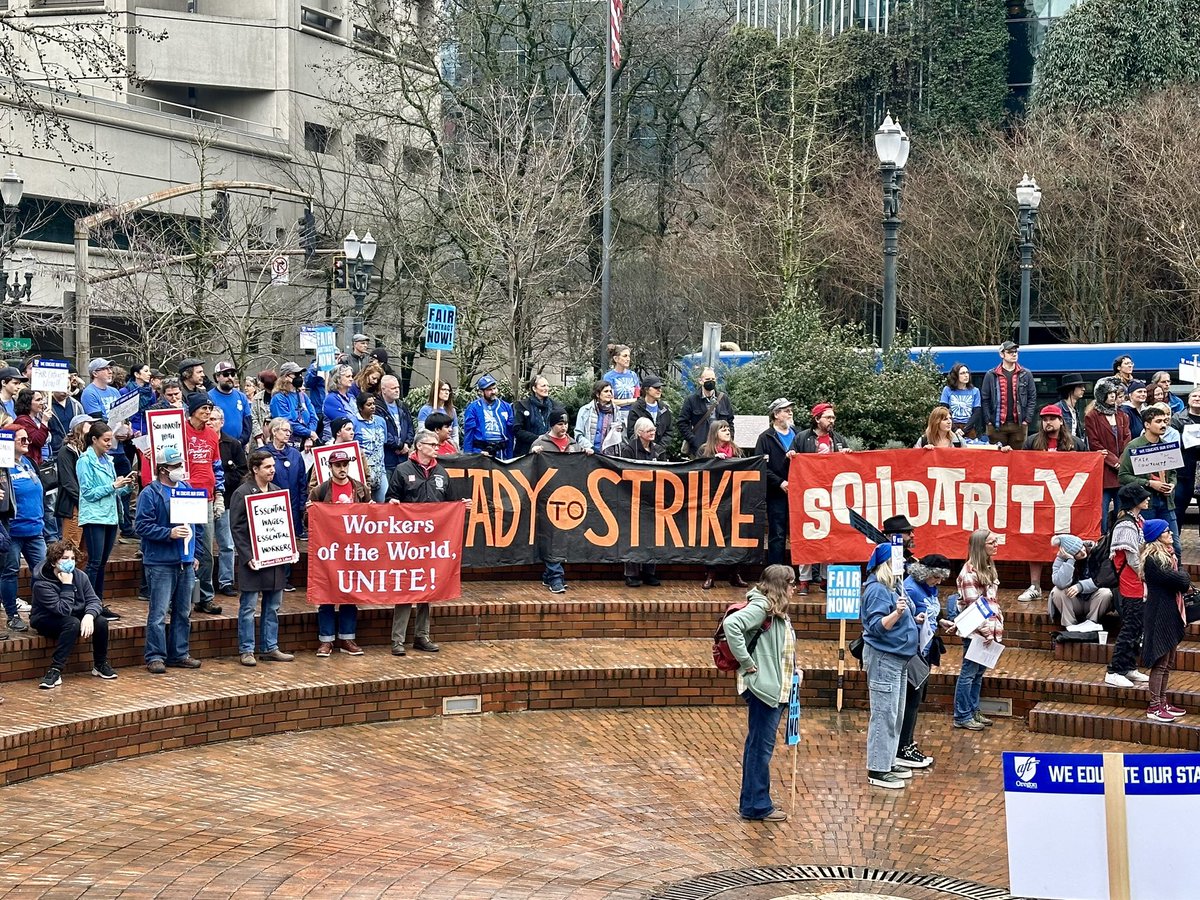 pccffap's tweet photo. Amazing turnout for our ralley demanding a fair contract! #WeAreTheTide 😍💙✊ https://t.co/gc4RLrIX72