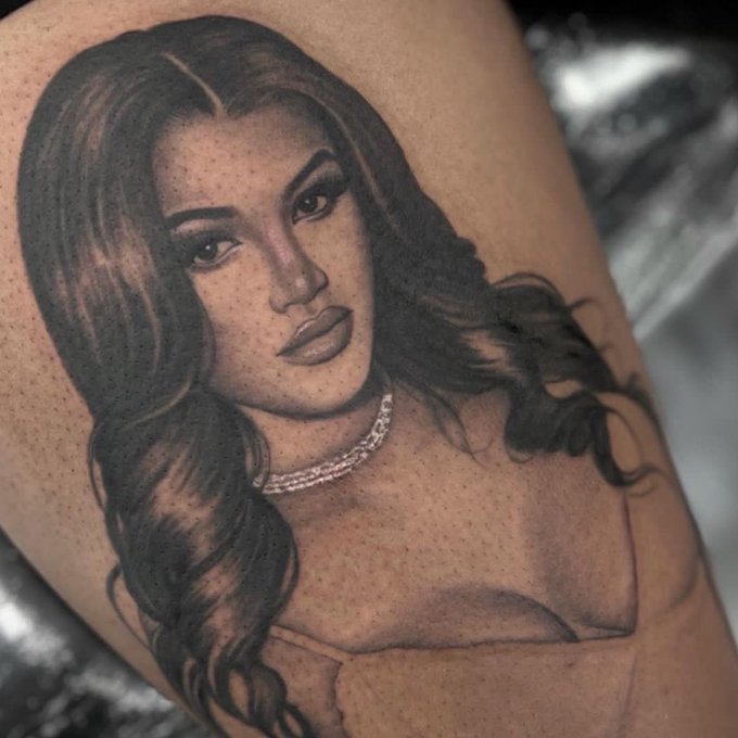 I&rsquo;m offering free content to whoever gets my name or face tattooed all February 😍 https://t.co/bnfAk