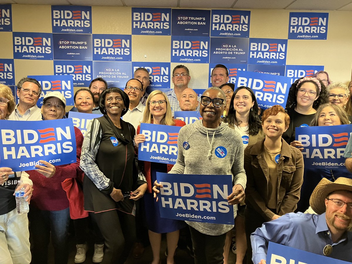 Democrats *showed up* for our Midtown office opening today! Special thank you to Mayor @KateWGallego and everybody who came out! It’s clear that Arizonans are ready to re-elect Joe Biden and Kamala Harris.