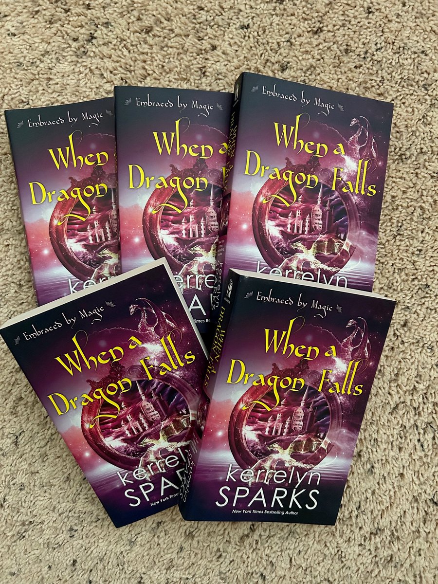 Last call to enter this month's FB contest. Go here to enter: facebook.com/KerrelynSparks…
I'm giving away five copies of When a Dragon Falls. 
#paranormalromance 
#fantasybooks
#Giveaways