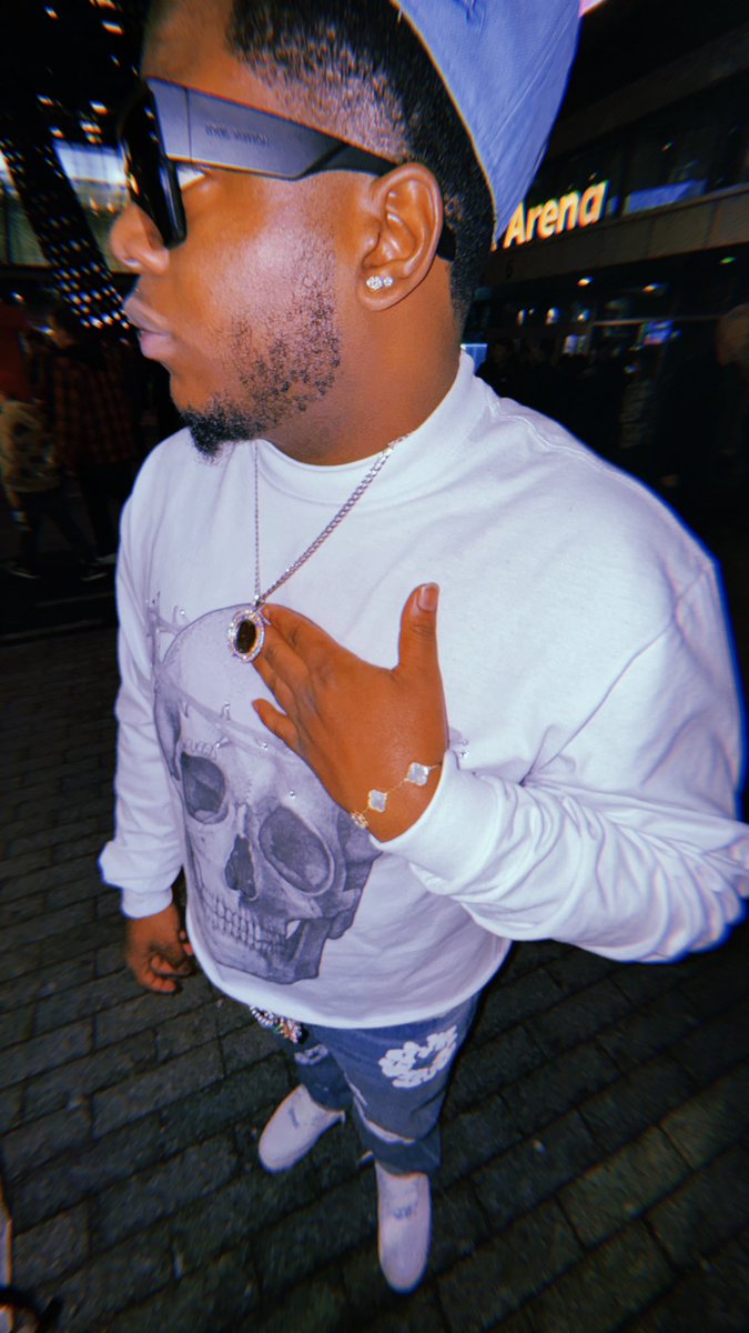 Mrperculator's tweet photo. 25 on the 26th thank you God for another year 🙏🏿🅿️ https://t.co/CeNX391t9h