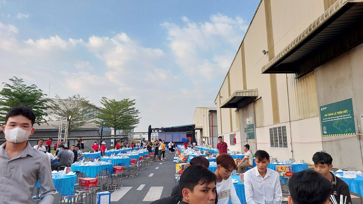 VanXuo's tweet photo. Bữa tất niên cuối năm của mọi người thế nào rồi 
#2024 https://t.co/a6uVS4beNq
