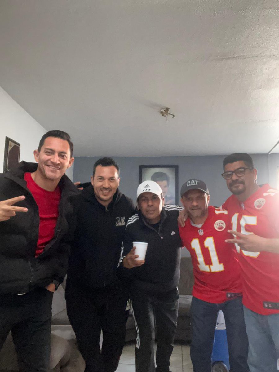 ivngmz's tweet photo. #tupasecompleto desde durango México saludos #tudn https://t.co/Ikcv9CmCzO