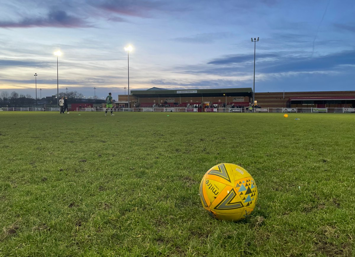 Delighted to be asked to take photos at the #scoreforrestore charity football event at @DidcotTownFC  in aid of the @oxrestore mental health charity this evening. Such a worthy cause - thank you to all involved :) #theoneinpurple💜