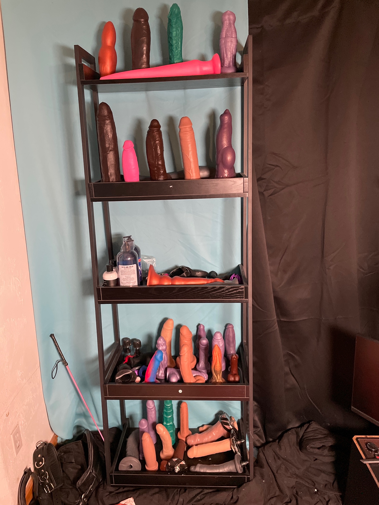 An updated full collection of toys! @squarepegtoys @bad_dragon @hankeystoys @vixencreations check them out if you looking for some high quality dildos! https://t.co/KXm0ASCDZu